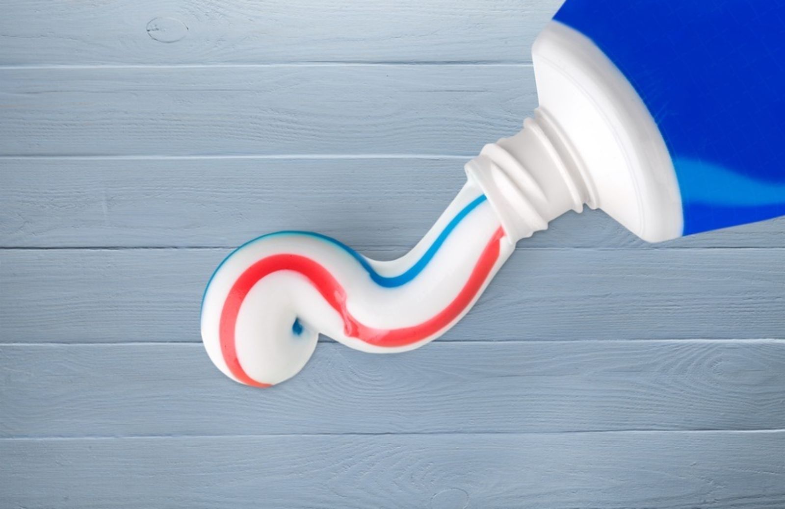 Il dentifricio sui brufoli funziona?
