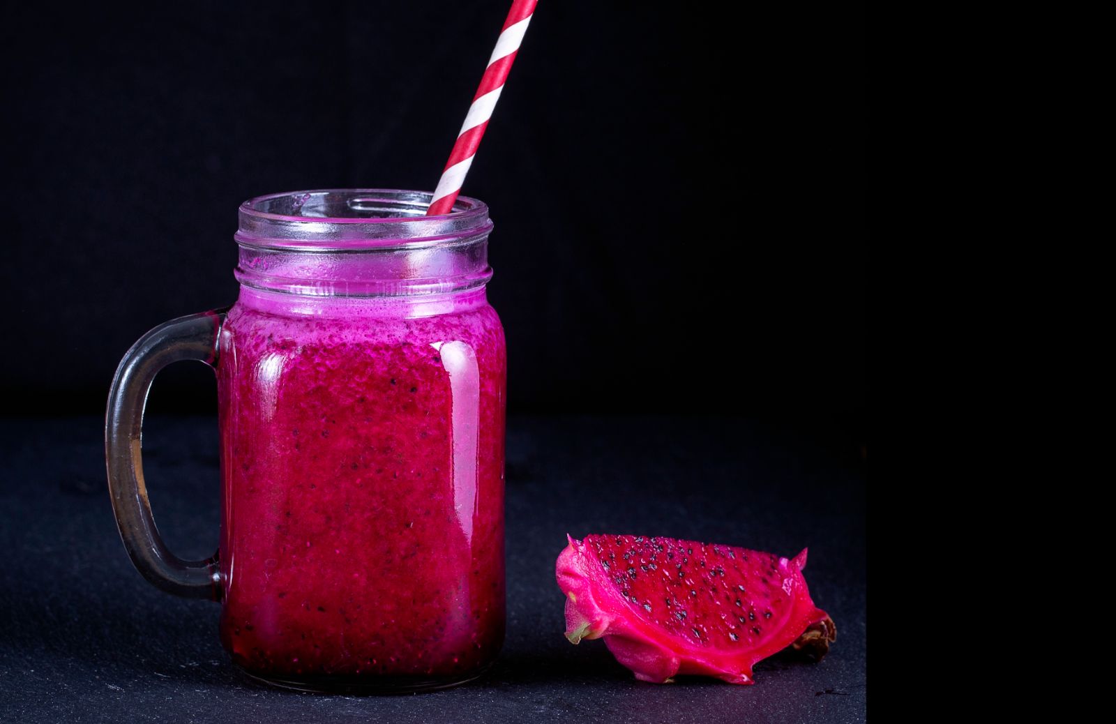 Dragon Fruit: un cocktail col frutto che sembra uscito da GOT