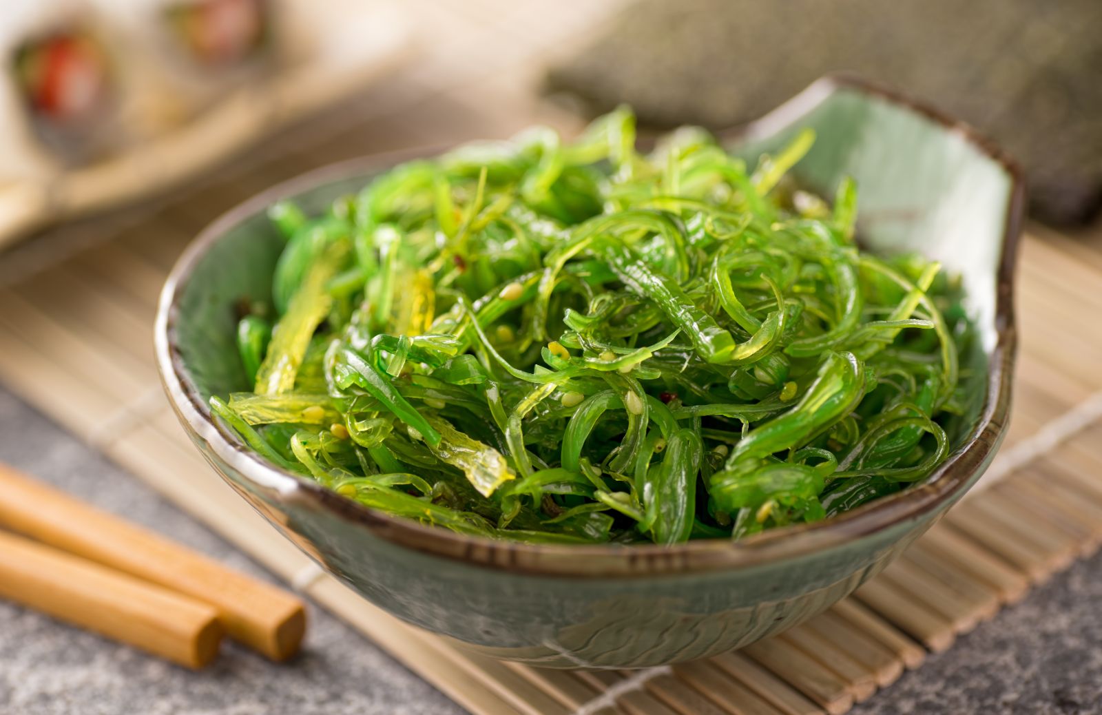Wakame: quali sono le caratteristiche di quest'alga benefica