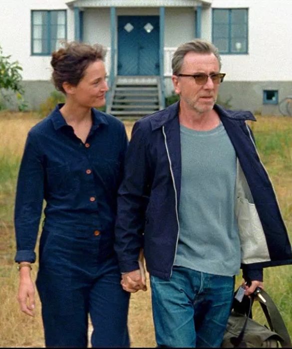 <p>Scritto e diretto dalla francese Mia Hansen-L&oslash;ve, al primo film in inglese. Ha come protagonisti una coppia di registi (Tim Roth e Vicky Krieps) che si stabilisce per un'estate sull'isola svedese di F&aring;r&ouml;, dove Ingmar Bergman visse a lungo e gir&ograve; Come in uno specchio.</p>
