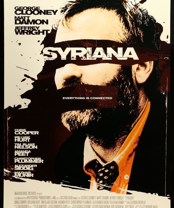 <p>Cinque storie parallele, per trattare il tema della dipendenza degli USA dal petrolio estero. Con tutte le sue conseguenze. George Clooney, bel ruolo di un agente della CIA, si aggiudica l&rsquo;Oscar come miglior attore non protagonista.</p>
<p>&nbsp;</p>
