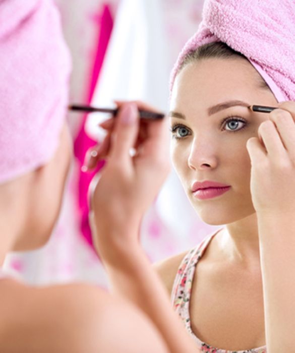 <p>Un velo di rossetto, la tua gonna preferita, un massaggio drenante dalla tua estetista di fiducia&hellip; Tra i modi per volersi bene ci sono anche questi piccoli rituali di bellezza. Prendersi cura del proprio corpo non significa metterlo a confronto con quello apparentemente impeccabile delle influencer, ma imparare a conoscerlo, amarlo e valorizzarlo per quello che &egrave;. Se un pizzico di vanit&agrave; ti aiuta a sentirti pi&ugrave; a tuo agio, perch&eacute; no?&nbsp;</p>
