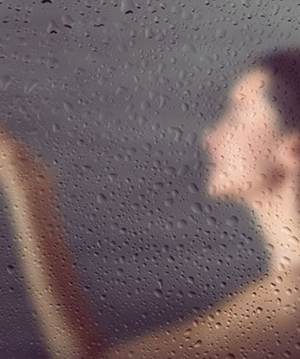 <p>Tra le fobie che complicano parecchio la vita sociale rientra a pieno titolo <strong>l&rsquo;ablutofobia</strong>, cio&egrave; l&rsquo;avversione per la <strong>doccia</strong>, il <strong>bagno</strong> o anche la basilare abitudine di <strong>lavarsi le mani</strong> prima di mangiare. Certo, quasi tutti i bambini e gli adolescenti attraversano la fase in cui ogni doccia &egrave; una lotta, ma &egrave; &ndash; appunto &ndash; solo una fase. Se perdura anche in et&agrave; adulta &egrave; possibile che alla base ci sia un trauma, come un annegamento sfiorato durante una vacanza al mare.&nbsp;</p>
