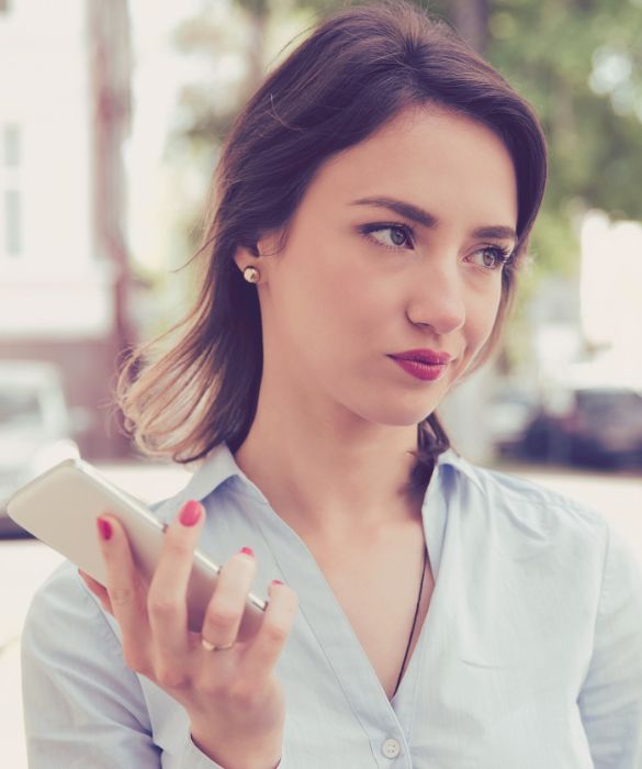 <p>Ci sono due categorie di donne, generalizzando al massimo. Da un lato, ci sono quelle che per il semplice fatto di condividere i dolori e i problemi dell&rsquo;essere femmina al giorno d&rsquo;oggi, <strong>stimano le altre donne</strong>.</p>
<p>Sono quelle con le quali si crea una <strong>solidariet&agrave;</strong> - di intenti e di opinioni - anche se non le si conosce. E poi ci sono le donne che sarebbe meglio non incrociare mai durante il percorso.</p>
<p>Quelle che iniziano <strong>una guerra silenziosa contro di voi</strong>, che probabilmente porteranno avanti per tutta la vita. O che, anche se non vi hanno scelto come nemesi, sarebbe meglio evitare perch&eacute; la loro presenza nelle vostre vite &egrave; tossica.</p>
<p>Curiose di conoscere chi sono queste donne? Date un&rsquo;occhiata alla nostra gallery!</p>
