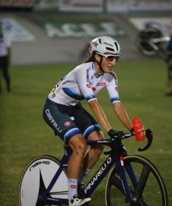 <p>Campionessa europea Under 23 di<strong> ciclismo</strong> su strada, a Tokyo<strong> Elisa Balsamo</strong> (23 anni) punter&agrave; tutto sulla <strong>pista</strong>, in particolare sull&rsquo;<strong>omnium</strong>, specialit&agrave; nella quale si &egrave; aggiudicata un bronzo agli Europei di quattro anni fa. Ma sar&agrave; in gara anche nell&rsquo;americana e nell&rsquo;inseguimento a squadre: occhio.</p>
