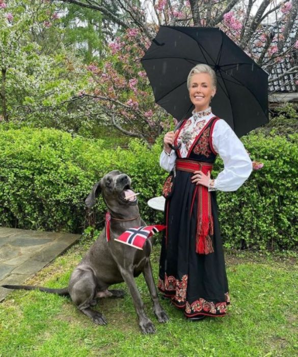 <p>La missione di Gunhild Stordalen, medico ambientalista norvegese, &egrave; trasformare il consumo globale di cibo: l&rsquo;eccessiva richiesta di carne rossa, infatti, &egrave; tra i (vari) responsabili del riscaldamento globale. Se ne occupa con le fondazioni EAT e Stordalen, che lei stessa ha creato.</p>

