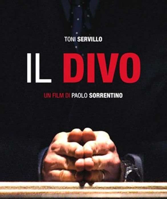 <p>La storia del primo ministro <strong>Giulio Andreotti</strong>, dal periodo che va dalla fine della sua settima presidenza del consiglio, quando all&rsquo;orizzonte si prospetta persino il Quirinale, all&rsquo;inizio del processo che lo vede accusato di associazione mafiosa. Il film analizza nel profondo l'uomo e le sue presunte relazioni con Cosa nostra. Applauditissimo da pubblico e critica, vince il Premio della giuria a Cannes.</p>
