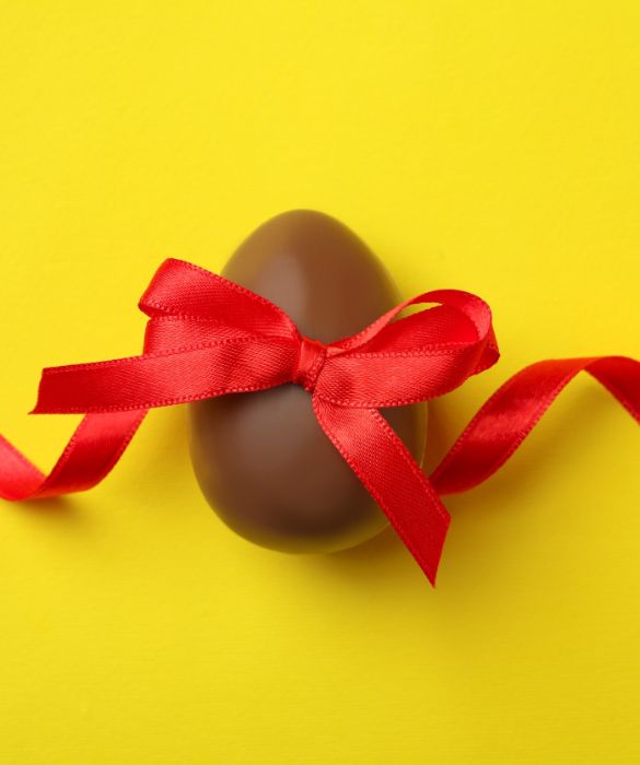 <p>Anche quest&rsquo;anno la festivit&agrave; diventa occasione per fare beneficenza. Guida alle uova solidali della Pasqua 2023, da acquistare (e magari regalare) per sostenere ottime cause.</p>
