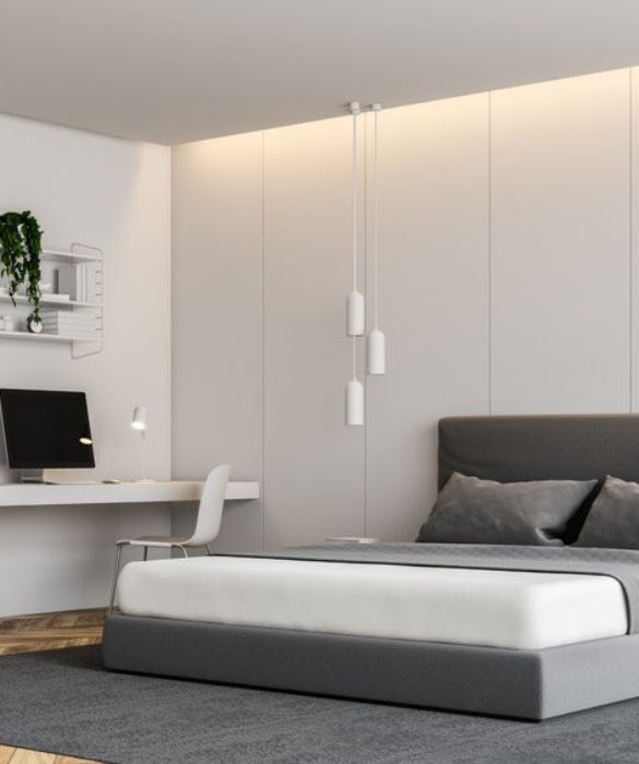 <p>Ci sono casi in cui, pi&ugrave; che una camera da letto con angolo studio si preferisce realizzatore una "camera da letto con studio". Allora, invece di creare divisioni e spazi che sembrano separati, la zona destinata al pc e al lavoro pu&ograve; essere integrata a quella notte, diventandone una parte fondamentale e bella da vedere. Basta che la grande scrivania richiami lo stile e il design del letto e del resto della stanza per creare un unicum.</p>
