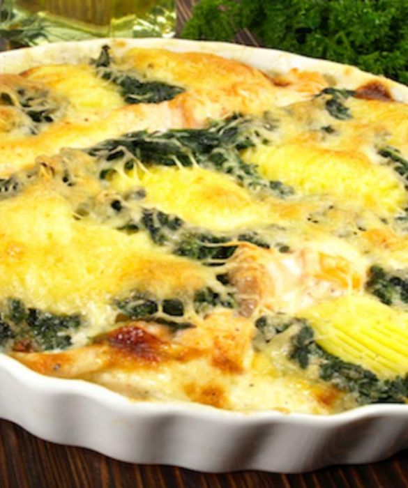 <p>E&rsquo; un <strong>piatto unico vegetariano </strong>che ha dalla sua numerose virt&ugrave;: lo <a href=