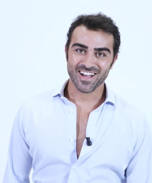 <p>Per chi non lo sapesse, cio&egrave; chiunque, Gianmaria Antinolfi &egrave; un imprenditore. Ma a parte questo, dareste mai il vostro voto a uno che si chiama Gianmaria?</p>

