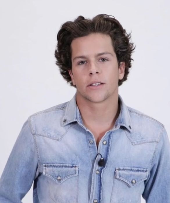 <p>Harry Styles dei poveri, ha partecipato a Temptation Island insieme alla (ormai) ex Valentina. Con quella faccia l&igrave;, al GF dovranno resistere alla tentazione di prenderlo a schiaffi.</p>
