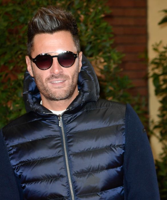 <p>Anche il conduttore di <strong>Temptation Island</strong>, colui che porta le coppie ai &ldquo;Falo&rsquo; di confronto&rdquo; del celebre programma di Canale 5 &egrave; partito dal Grande Fratello. Oggi &egrave; sentimentalmente legato a<strong> Pamela Camassa</strong>. Nella sua edizione arriv&ograve; secondo dietro Augusto De Megni che era noto alle cronache poich&eacute; vittima all&rsquo;et&agrave; di dieci anni di un sequestro fatto dall&rsquo;Anonima Sarda durato 110 giorni nel 1991.</p>

