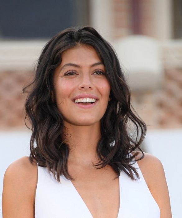 <p>Ne ha fatta di strada Alessandra Mastronardi dai tempi de I Cesaroni&hellip; ormai abituata a lavorare in produzioni internazionali, nel 2019 &egrave; stata la madrina della 76esima edizione della Mostra del Cinema di Venezia. Ecco i <a href=