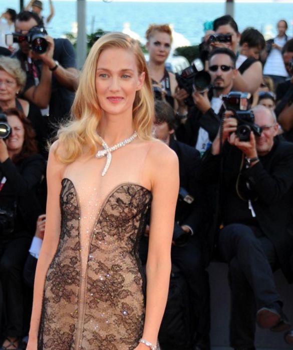 <p>Un&rsquo;altra modella come madrina. &Egrave; successo anche nel 2013, quando a fare gli onori di casa &egrave; stata Eva Riccobono, all&rsquo;epoca una delle top model pi&ugrave; richieste in Italia e all'estero.</p>
