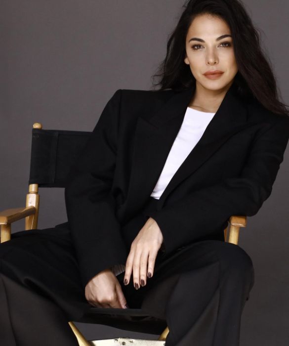 <p>Moran Atias, oggi 40 anni, &egrave; stata per qualche anno una piacevole presenza della nostra tv, in particolare come valletta di Matricole & Meteore e I Raccomandati, tra il 2003 e il 2004. Modella, si &egrave; reinventata poi attrice, interpretando le serie tv Crash e The Resident. L&rsquo;abbiamo ritrovata al centro del gossip, come presunta fiamma di Can Yaman: troppo poco.</p>
