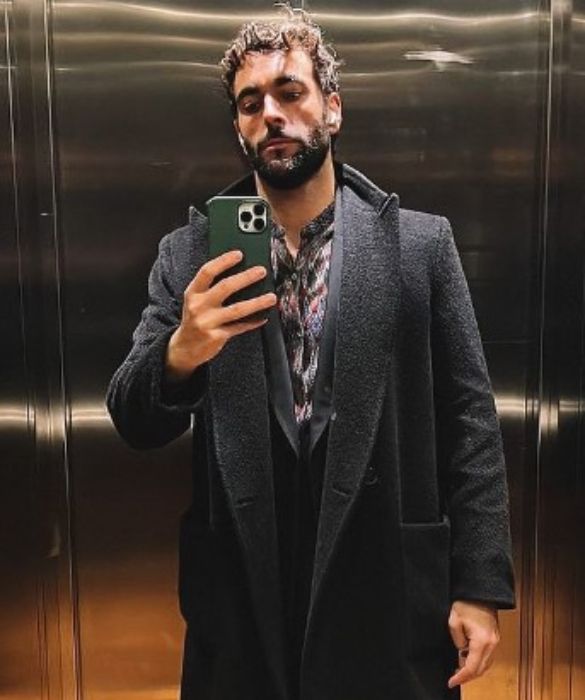 <p>Marco Mengoni, che ha gi&agrave; vinto il Festival di Sanremo, figura tra i grossi calibri della quarta edizione targata Amadeus. E se quello dell&rsquo;Ariston fosse un concorso di bellezza potrebbe decisamente dire la sua.</p>
