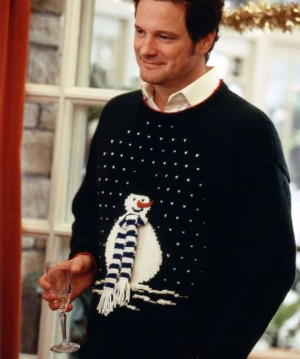 <p>Colin Firth ha sempre il suo perch&eacute;, persino in un <strong>maglione natalizio</strong> con un pupazzo di neve. Questo &egrave; un look da copiare se del Natale amate il lato pi&ugrave; giocoso e divertente. L'idea in pi&ugrave;? Non limitarsi a indossare un maglione a tema con le festivit&agrave;, ma creare un contest con amici e parenti per decretare il <strong>Christmas jumper</strong> pi&ugrave; buffo.</p>
