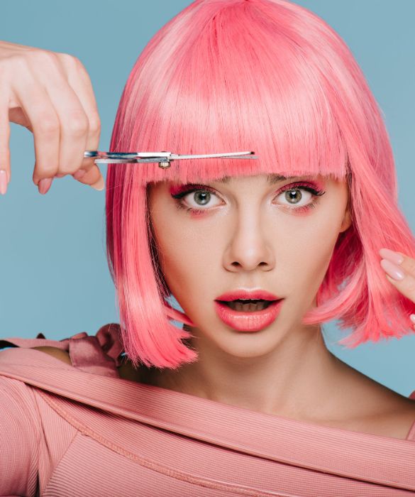 <p>Che cosa ci siamo messe in testa? Un pezzo di storia. Dopo le vacanze, tagliare i capelli &egrave; quasi un diktat. Troviamo ispirazione tra gli <strong>hairstyle pi&ugrave; belli</strong> e i <strong>tagli di capelli famosi</strong> pi&ugrave; iconici di sempre.</p>
