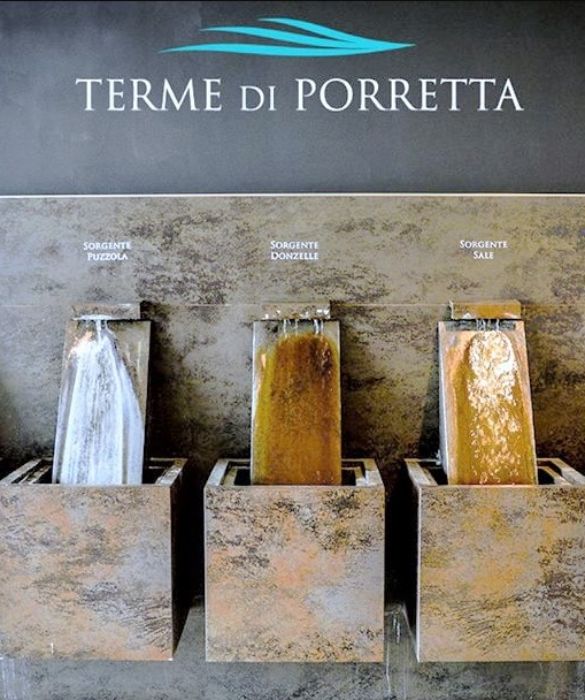 <p>Grotta del Sale, centro benessere con terrazza panoramica e piscina tecnica. L&rsquo;Hotel Santoli si trova a Porretta Terme (Bologna), tra i rigogliosi boschi dell&rsquo;Appennino Tosco-Emiliano. La struttura abbraccia in toto la filosofia eco-green: ha una centrale termica costituita da un cogeneratore a gas che ottimizza le risorse, producendo energia elettrica, abbinato ad una caldaia a condensazione e all&rsquo;installazione di pannelli fotovoltaici di ultima generazione. Tutte le luci sono a Led e i rubinetti sono dotati di un sistema a risparmio idrico del flusso di erogazione. Presente poi una stazione per ricaricare l&rsquo;auto elettrica. E il set di cortesia &egrave; made in Italy al 100% naturale, a base di olio d&rsquo;oliva.</p>
