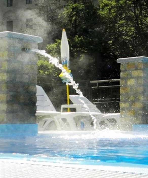 <p>Nel cuore del Parco naturale Alpi Marittime, in Valle Gesso, circondate da faggi monumentali e alberi secolari, si trovano le Terme Reali di Valdieri (Cuneo): a un&rsquo;altitudine di 1.370 metri, sono il pi&ugrave; alto stabilimento termale d&rsquo;Italia. La struttura comprende un eco-hotel a contenuto impatto ambientale. Una mancanza, che per i turisti green &egrave; un plus: nelle camere non ci sono, per precisa scelta ecologista, n&eacute; frigo bar n&eacute; televisore.</p>
