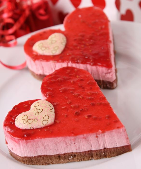 <p>La torta a forma di cuore &egrave; la classica idea regalo per San Valentino. Lasciati tentare dalla dolcezza... Col classico vai sul sicuro!</p>
