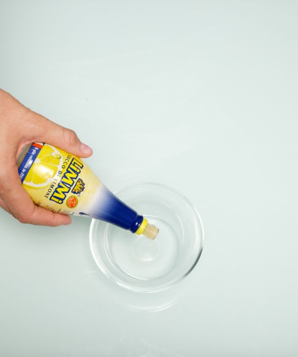 E’ la volta del succo di limone, perfetto alleato di bellezza per la nostra pelle.
