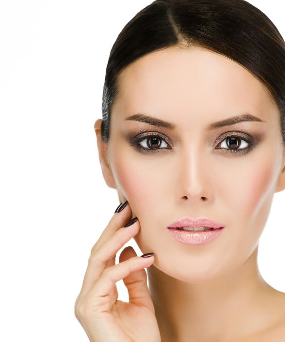<p>Per far risaltare la tua bellezza naturale, scegli un make up occhi leggero: &egrave; efficace e sempre elegante!</p>
