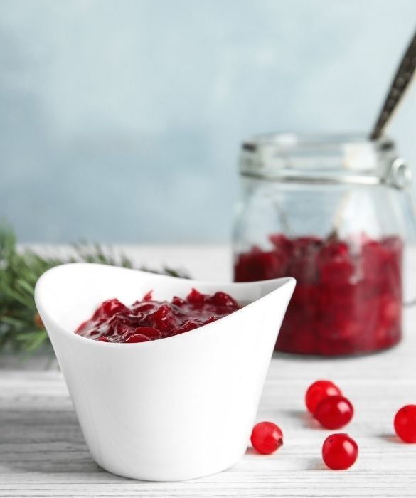 <p>Ma come accompagnare questo piatto cos&igrave; ricco? Un modo gustoso &egrave; condirlo con una salsa di cranberry, il mirtillo rosso americano. Classica, semplice e deliziosa &egrave; un complemento irrinunciabile per rendere il tacchino ripieno ancora pi&ugrave; sfizioso. Soprattutto quando &egrave; fatta in casa.</p>
