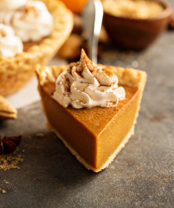 <p>Sapevi che la zucca pu&ograve; essere utilizzata anche nella preparazione dei dolci? Un esempio &egrave; la pumpkin pie, tipica torta americana...&nbsp;</p>
