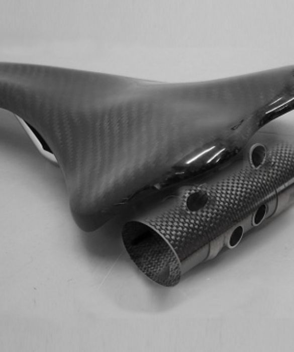 Quando vi muovete in bici sentite il bisogno di controllare il traffico alle vostre spalle? La soluzione è la sella “Safe bike”, con fotocamera incorporata per muoversi in sicurezza sulle strade.
Credit © Cimurri Bike
