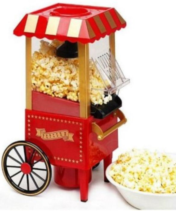Partner o amici film-addicted? Contribuisci alla loro passione regalando loro questa piccola macchina per fare i pop corn , colorata ma dal design retrò: sarà come portarli indietro nel tempo a quando i cinema multi-sala non esistevano e i film erano solo in bianco e nero!