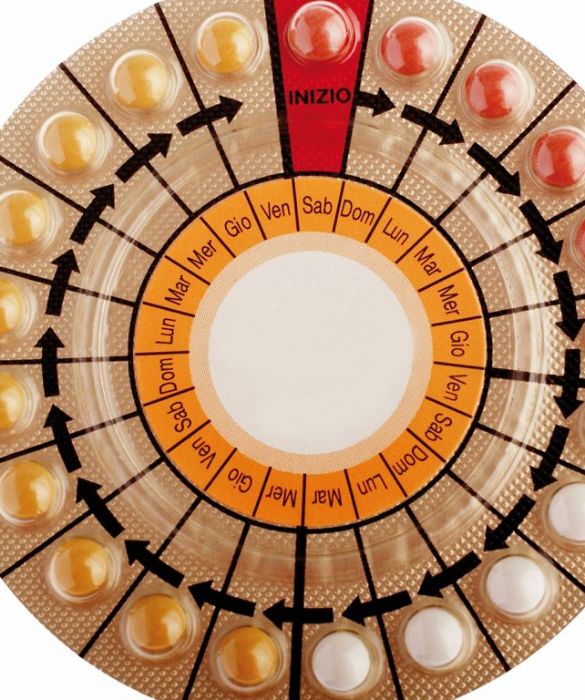 <p>Gli studi in questo senso sono molto complessi. Secondo quanto riportato da Airc.it "dipende dal tipo di cancro. In alcuni casi pu&ograve; aumentare il rischio, in altri ridurlo. In ogni caso la scelta di farne uso deve comprendere una valutazione generale dei rischi e dei benefici che vanno oltre la sola considerazione del rischio oncologico".&nbsp;</p>
