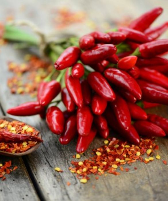 Questo Superfood è particolarmente indicato come antinfiammatorio naturale e per combattere i dolori reumatici. Inoltre contiene molta vitamina C utile per la pelle e per combattere i radicali liberi. Perché non aggiungerlo ogni tanto alle pietanze che prepariamo in cucina?
