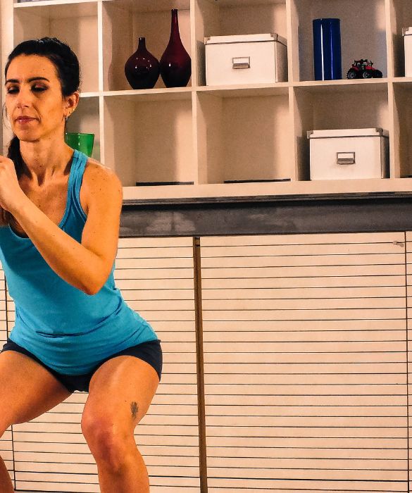 <p>Questa sessione di allenamento &egrave; molto breve ed intensa perch&egrave; la cellulite va combattuta con esercizi aerobici ritmati e veloci che aumentano la frequanza cardiaca, ma che vanno intervallati a momenti di riposo.</p>
