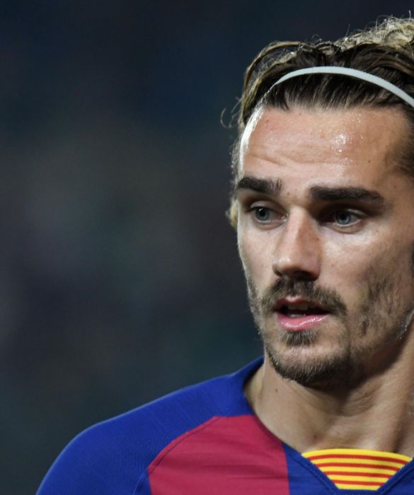 <p>Ultimamente si parla molto di eurobond. Niente di male, per carit&agrave;, ma noi preferiamo gli euroboni. Ecco&nbsp;<strong>dieci calciatori decisamente hot</strong>, da tenere d&rsquo;occhio durante il Campionato europeo di calcio: in certi casi, davvero, non ci sono bandiere.</p>
