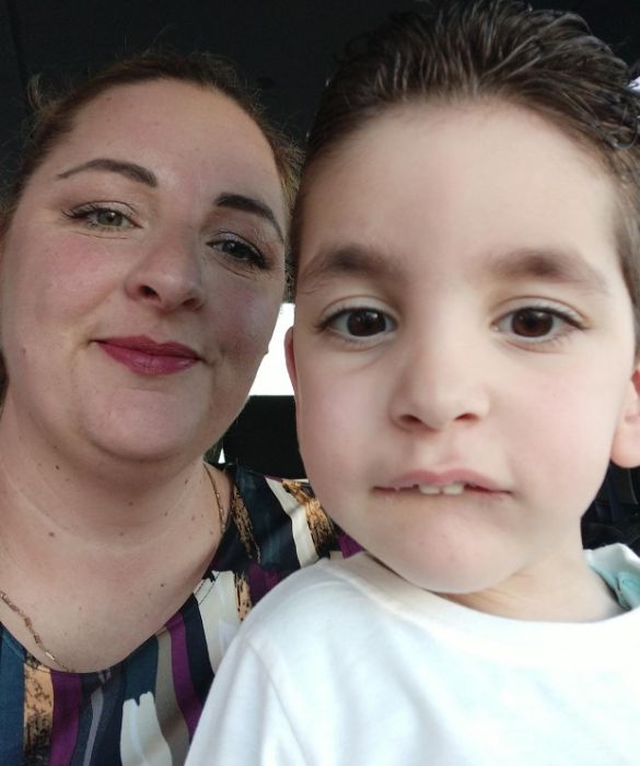 <p>Nuovi orizzonti si aprono ogni giorno nel panorama della medicina e delle scienze. La terapia genica &egrave; la nuova frontiera della speranza per le mamme SMA: i bambini affetti da SMA, entro certi limiti di peso e i talune condizioni cliniche, possono avere accesso a un farmaco innovativo, somministrato una sola volta nella vita del paziente e capace di intervenire direttamente sul DNA correggendo l&rsquo;errore genetico che causa la malattia.&nbsp;<br />
Moltissime mamme italiane stanno combattendo per l&rsquo;accesso al farmaco, <strong><a href=