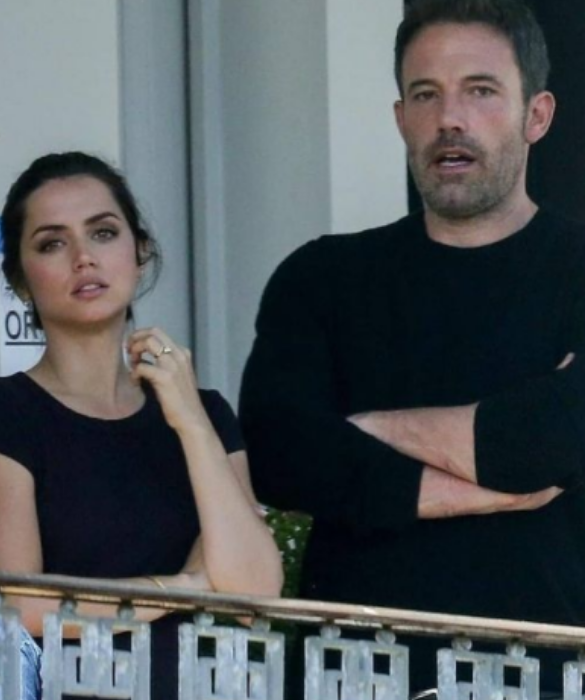 <p>I due si separano dopo 10 anni di matrimonio e divorziano nel 2017. Tra il 2020 e il 2021 Ben Affleck ha una breve relazione con l&rsquo;attrice Ana de Armas.</p>

