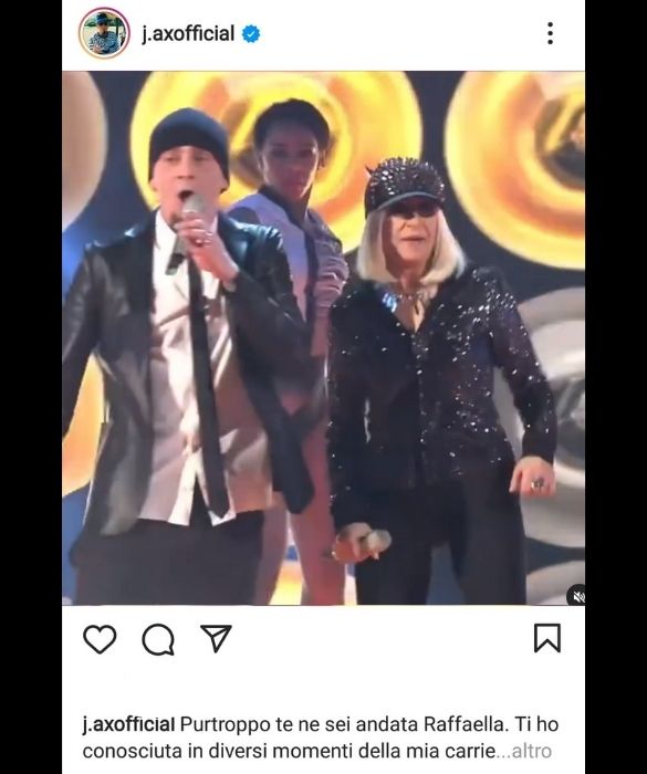 <p><strong>J-Ax</strong>, che con <strong>Raffaella Carr&agrave;</strong> ha condiviso anche un&rsquo;esperienza televisiva come giudice di The Voice, ha ricordato, oltre a quel tragitto percorso insieme, il rapporto iniziale tra il rapper e la cantante e showgirl bolognese: &ldquo;Hai rispettato chi ero e la cultura che amavo, una cosa che negli anni &rsquo;90 in Italia nessuno faceva&rdquo;. Un rapporto ulteriormente rafforzato dopo The Voice: &ldquo;&Egrave; stato subito un amore fortissimo. Ho capito perch&eacute; sei stata una icona per cos&igrave; tante generazioni e perch&eacute; con la tua forza e le tue parole hai ispirato e salvato tanta gente. Ciao Raffaella, sei sempre stata una stella senza fare la diva&rdquo;.</p>
