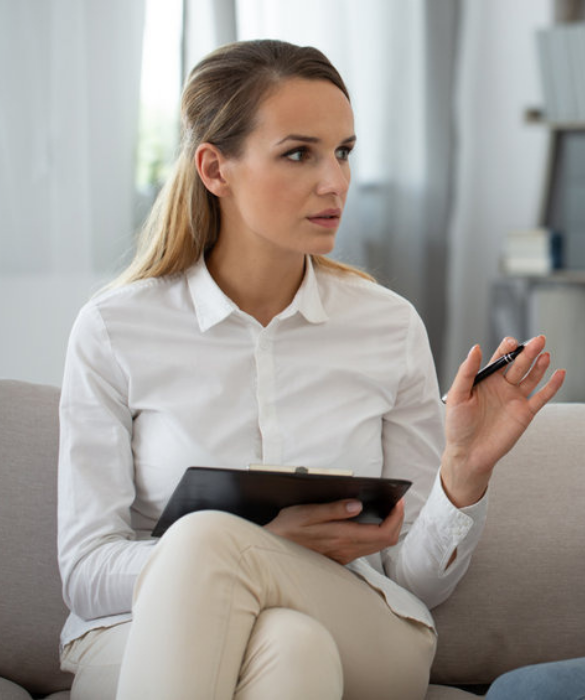 <p>Frequentare una donna maniaca del controllo potrebbe condurvi sull&rsquo;orlo della follia. Ricordatevelo la prossima volta che sceglierete di andare in vacanza insieme e le giornate saranno contrassegnate da una sfilza di vocali di lunghezza spropositata. Se poi &egrave; anche ipocondriaca, be&rsquo;, &egrave; davvero finita.</p>
