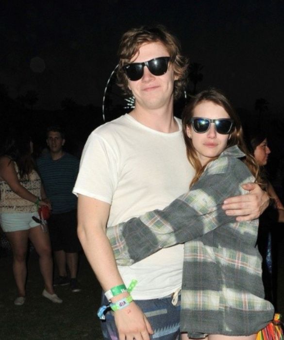 <p>Emma Roberts ed Evan Peters sono stati fidanzati per 7 anni. La loro relazione &egrave; stata piena di alti e bassi: molti si ricordano un litigio molto violento avvenuto a Montreal, che aveva portato all&rsquo;intervento delle Forze dell&rsquo;Ordine e al fermo temporaneo della Roberts.&nbsp;</p>
