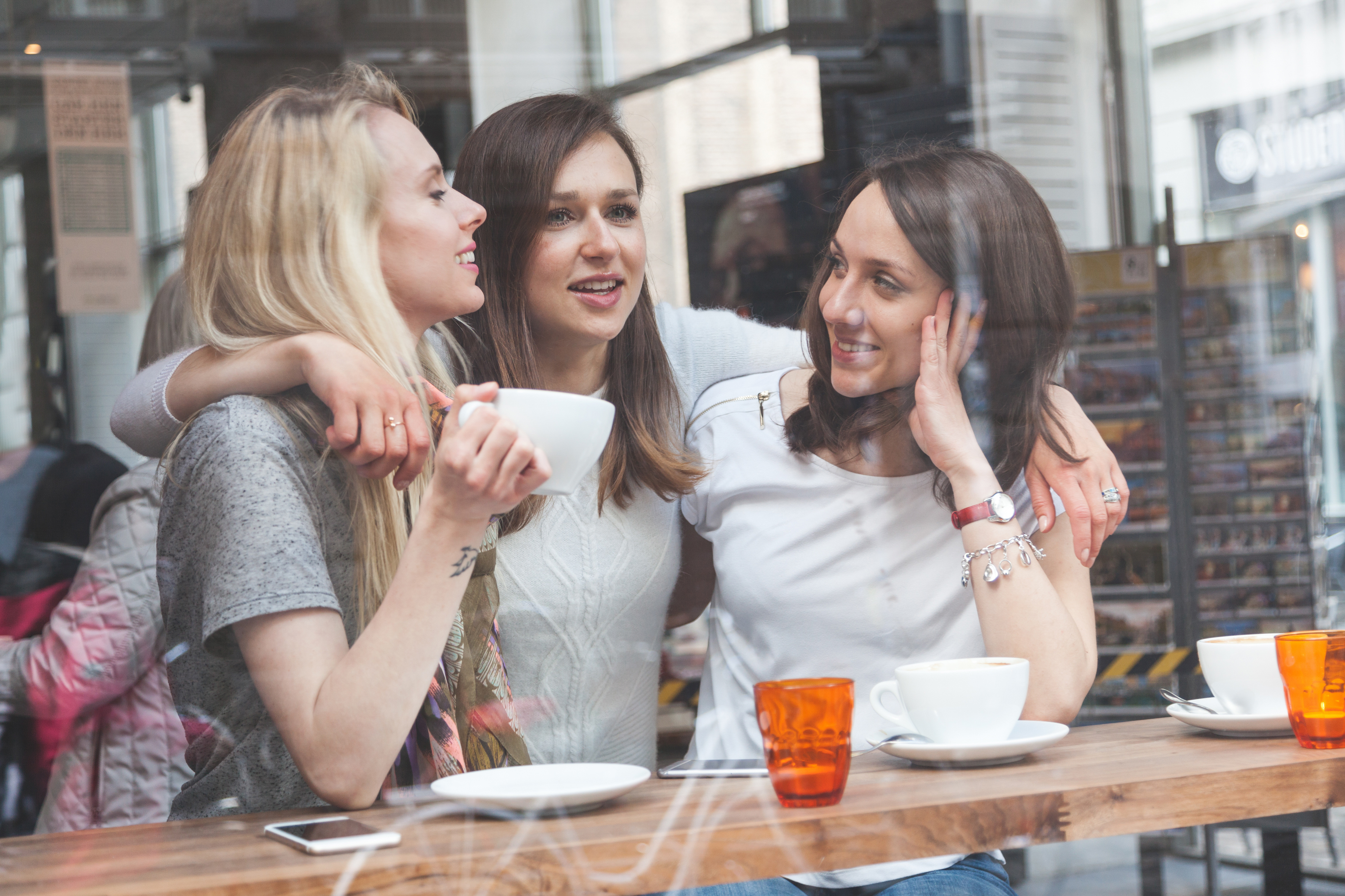 Un t&egrave; con le amiche
