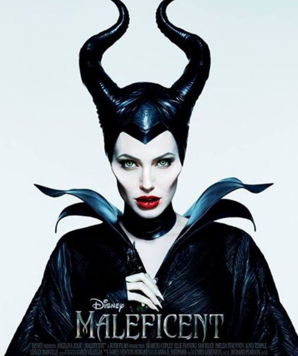 <p>Fin dalla sua prima apparizione ne <em><strong>La bella addormentata</strong></em>, il personaggio di <strong>Malefica</strong> &egrave; entrato di diritto nell&rsquo;immaginario pop collettivo per la sua grande iconicit&agrave;, arrivando in un certo senso a cannibalizzare la stessa figura di Aurora. Nel live-action &egrave; <strong><a href=