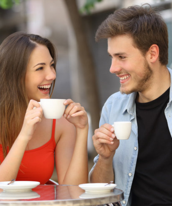 <p>Vi ritroverete a stare con una persona che la pensa esattamente come voi. Sarebbe tutto davvero molto bello se non fosse che lui in realt&agrave; non sta facendo altro che ripetere le frasi che siete state voi stesse a dirgli, facendole passare per i suoi pensieri, al solo scopo di accalappiarvi in modo definitivo.</p>

