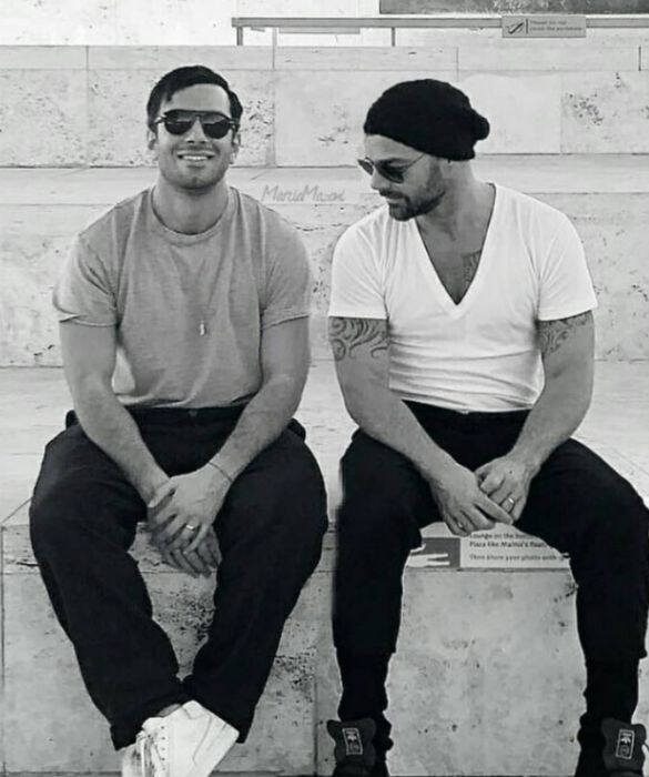 <p><strong>Ricky Martin e Jwan Yosef</strong> non stanno pi&ugrave; insieme. Piccolo colpo al cuore per una coppia davvero adorabile. Lo hanno reso pubblico con questa dichiarazione:&nbsp;<em>Abbiamo deciso di mettere fine al nostro matrimonio con amore, rispetto e dignit&agrave; per i nostri figli e onorando quello che abbiamo vissuto come coppia in tutti questi meravigliosi anni</em>.&nbsp;</p>
