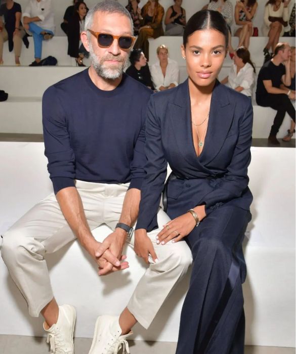 <p>Una delle coppie pi&ugrave; amate del pianeta non esiste pi&ugrave;: sposati dal 2018, <strong>Vincent Cassel e Tina Kunakey</strong> si sono lasciati. Lei &egrave; stata addirittura cancellata nelle foto insieme dal profilo social di lui: &egrave; cos&igrave; che funzionano le rotture ai tempi dei social network.</p>

